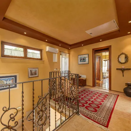 Vikendica Lovely In With Kitchen