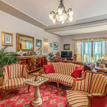 Tatil Evi Lovely In With Kitchen Kostrena