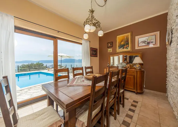 Lovely In With Kitchen Hébergement de vacances