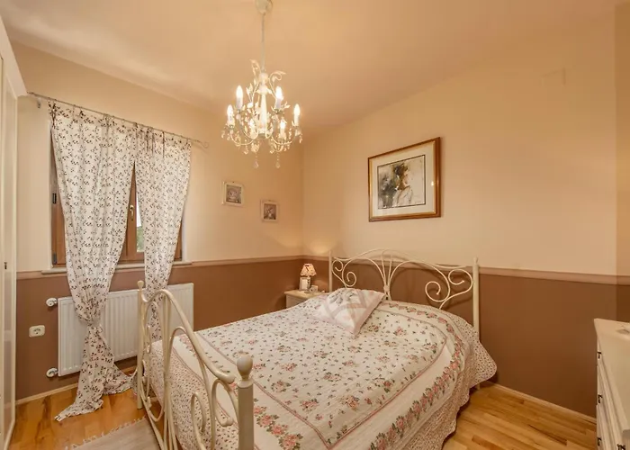 Hébergement de vacances Lovely In With Kitchen Kostrena