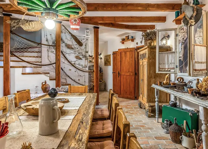 Lovely In With Kitchen Hébergement de vacances *